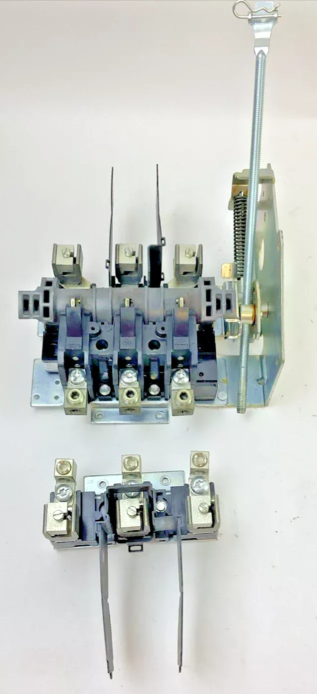 allen-bradley-1494v-dsx100-ser-d-disconnect-switch-1494v-fs100-long-handle-14 ALLEN BRADLEY 1494V-DSX100 SER D DISCONNECT SWITCH 1494V-FS100 LONG HANDLE 14"
