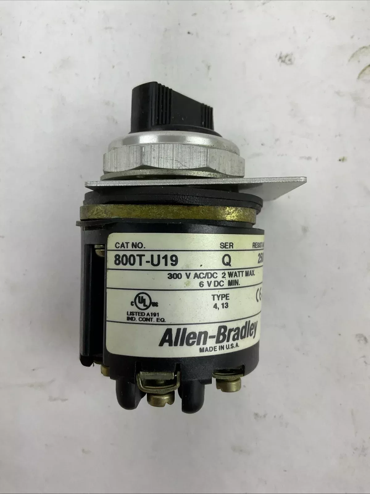 allen-bradley-800t-u19-ser-q-300v-ac-dc-2watt-selector-switch ALLEN BRADLEY 800T-U19 SER Q 300V AC/DC 2WATT SELECTOR SWITCH