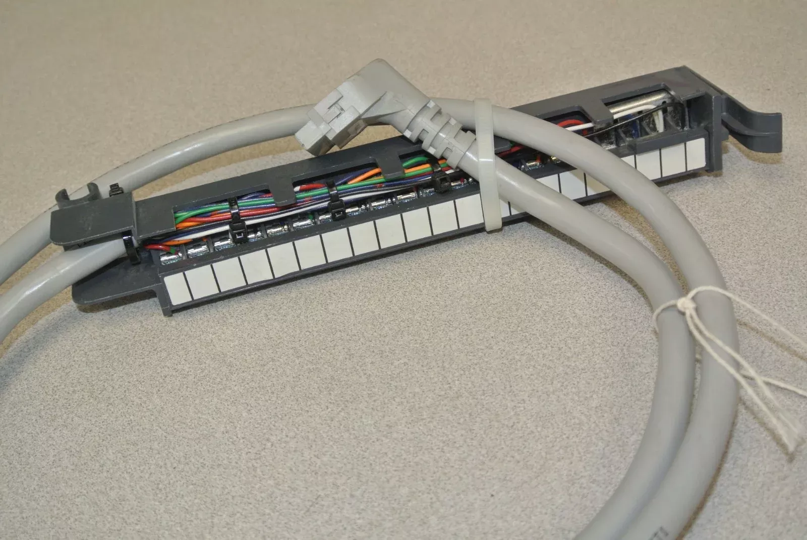 allen-bradley1492-cable010f-pre-wired-cable-1771-digital-i-o-1m-long ALLEN-BRADLEY1492-CABLE010F / PRE-WIRED CABLE for 1771 DIGITAL I/O / 1m LONG