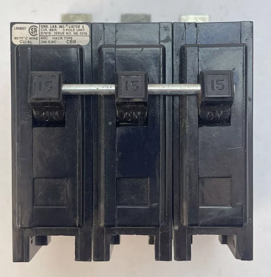 challenger-cbb3015h-circuit-breaker-15amp-240vac-3pole CHALLENGER CBB3015H CIRCUIT BREAKER 15AMP 240VAC 3POLE