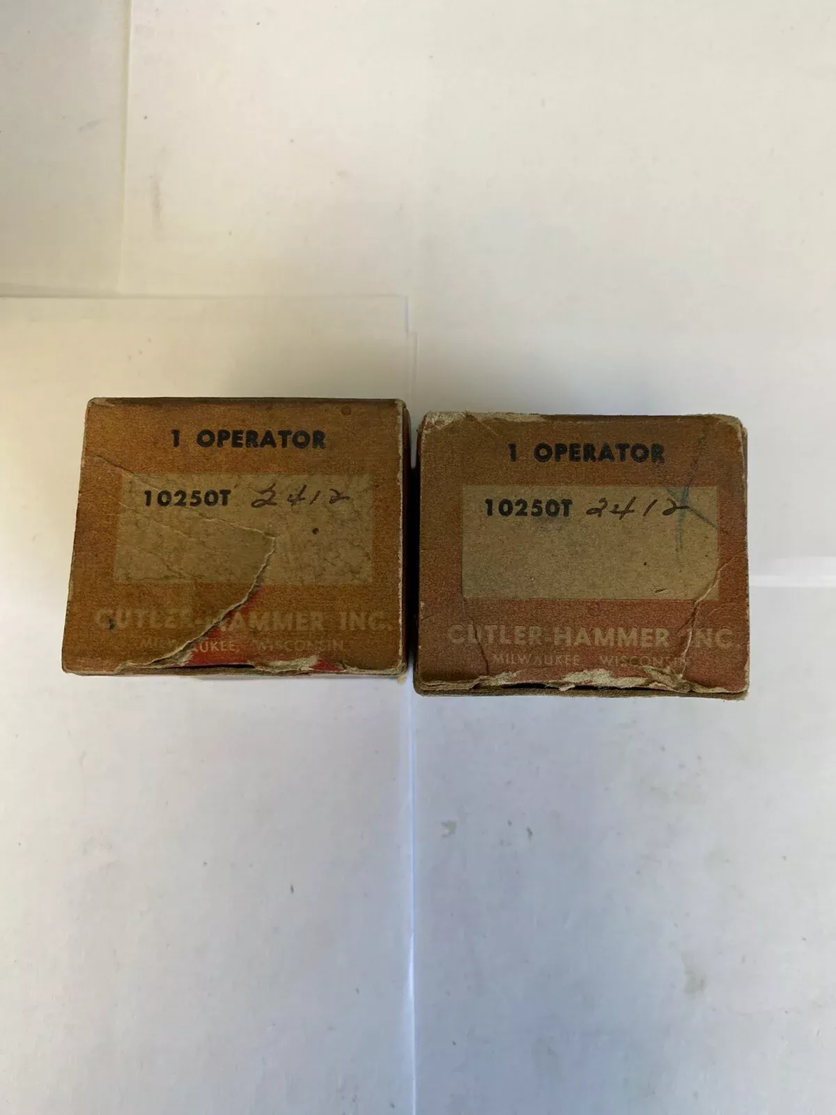 cutler-hammer-10250t2412-heavy-duty-oil-tight-pushbutton-lot-2 Cutler-Hammer 10250T2412 Heavy Duty Oil-tight Pushbutton "Lot of 2"