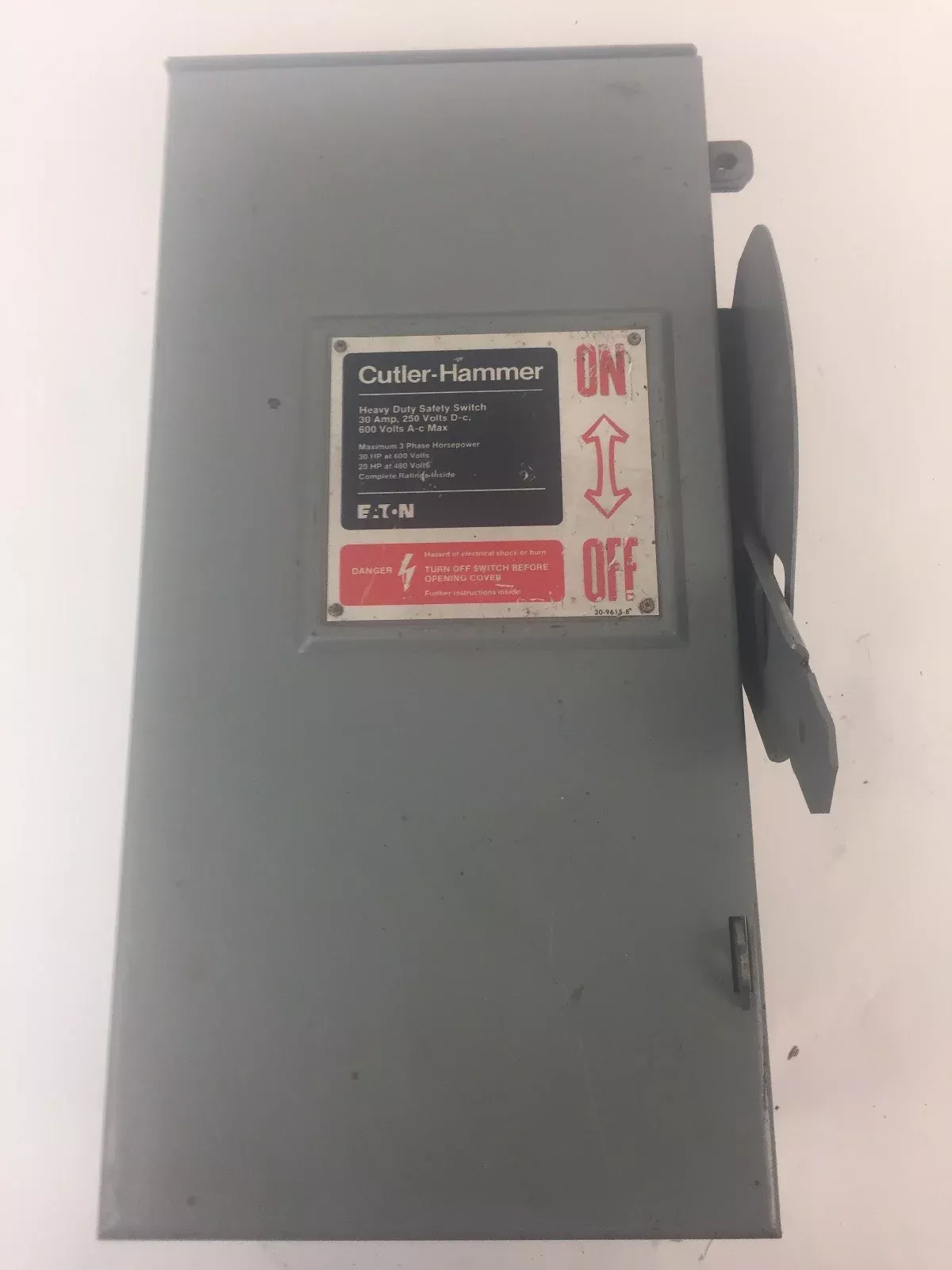 cutler-hammer-dh361urk-hd-safety-switch-600vac-250vdc-30amp-3-pole-type-3r-30hp CUTLER HAMMER DH361URK HD SAFETY SWITCH 600VAC 250VDC 30AMP 3 POLE TYPE 3R 30HP