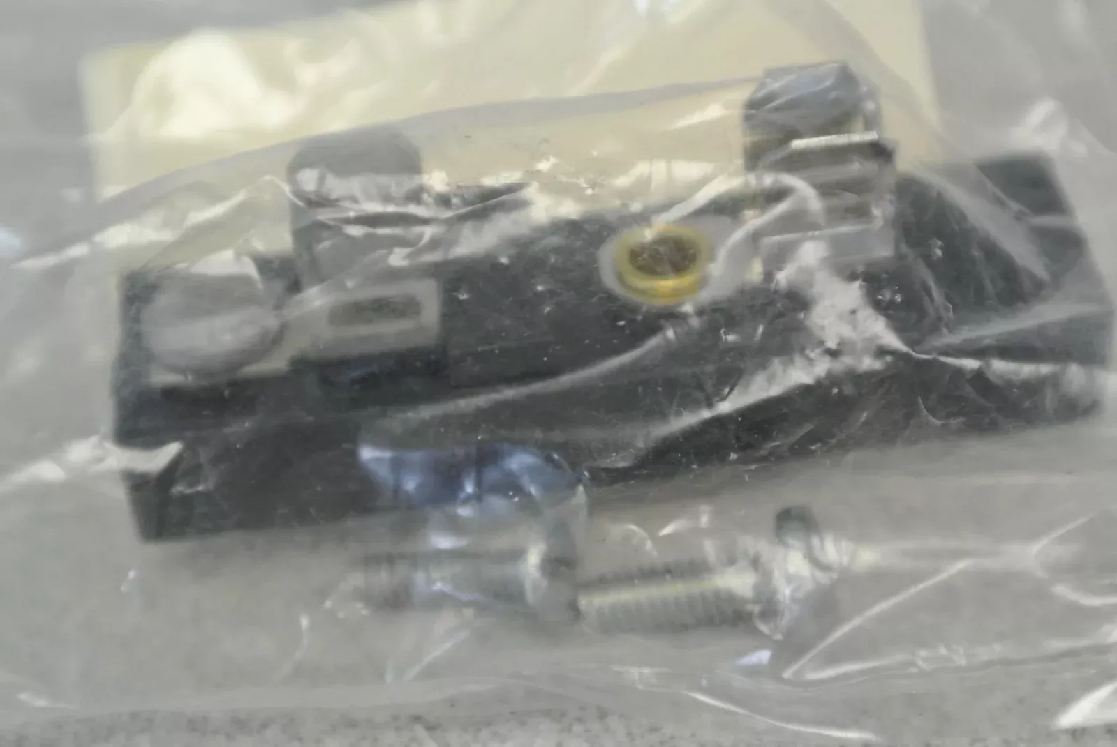 CUTLER-HAMMER FUSE BLOCK