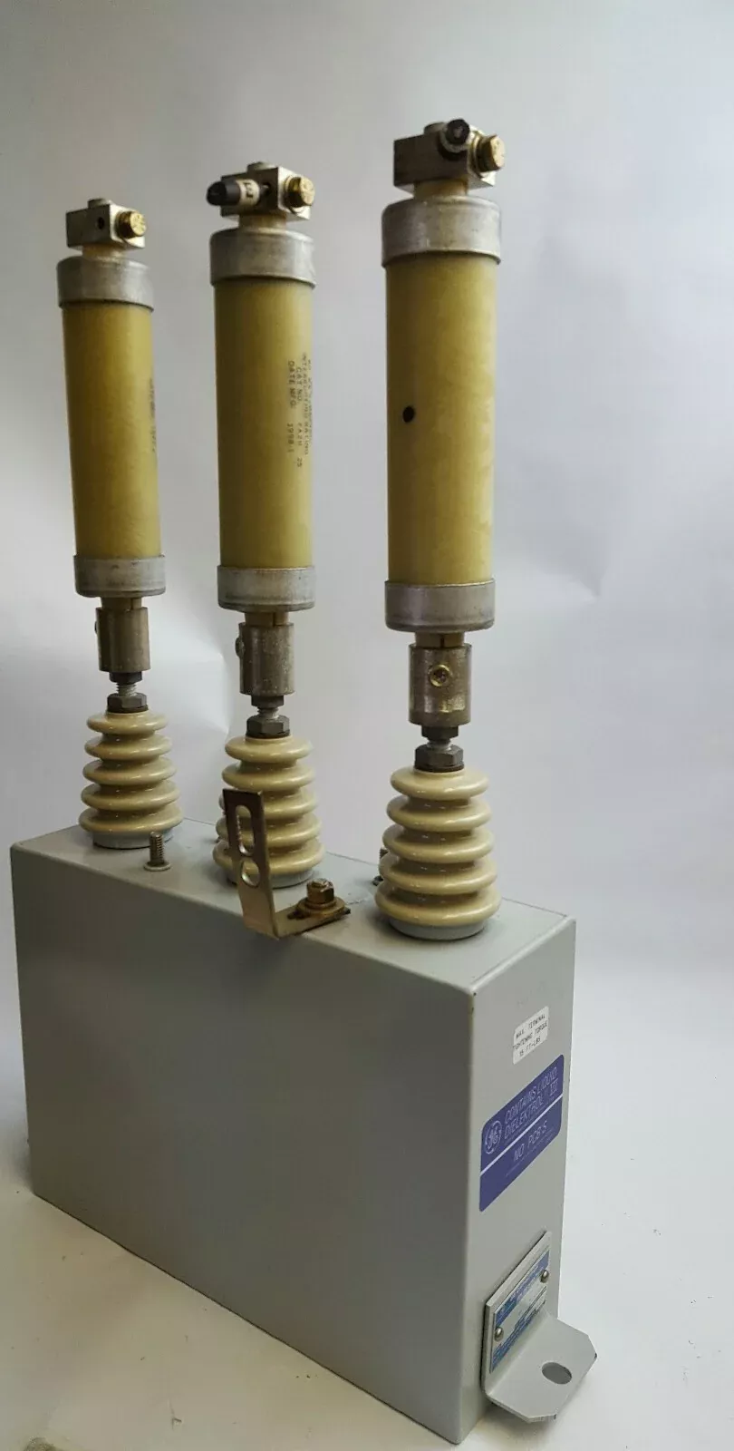 ge-capacitor-cat-54l310ws60-4800v-125kvr-3phase-60hz GE CAPACITOR CAT 54L310WS60 4800V 125KVR 3phase 60HZ.