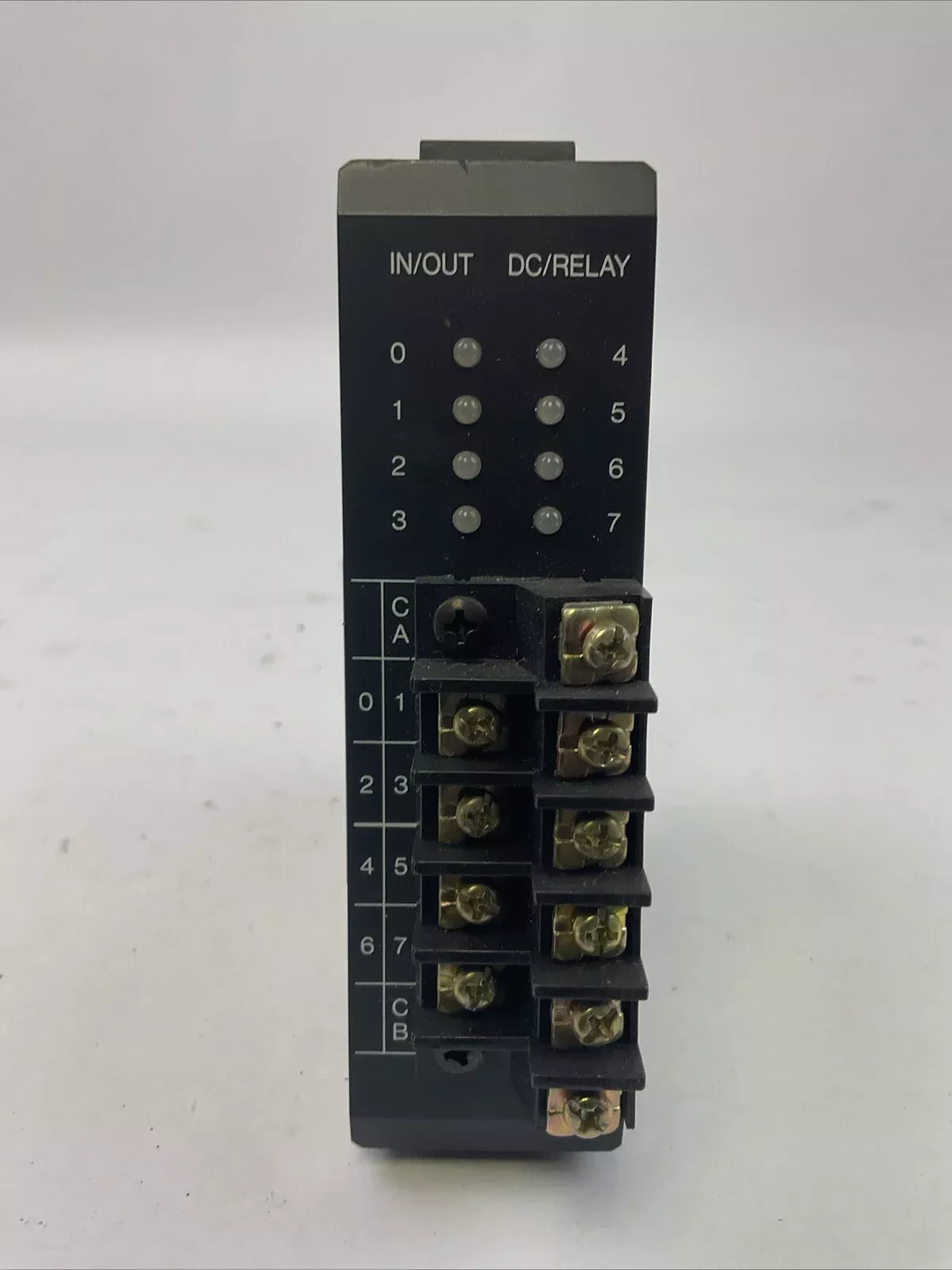 GE FANUC IC610MDL104A DC IN / RELAY OUT 8 CIRCUITS MODULE