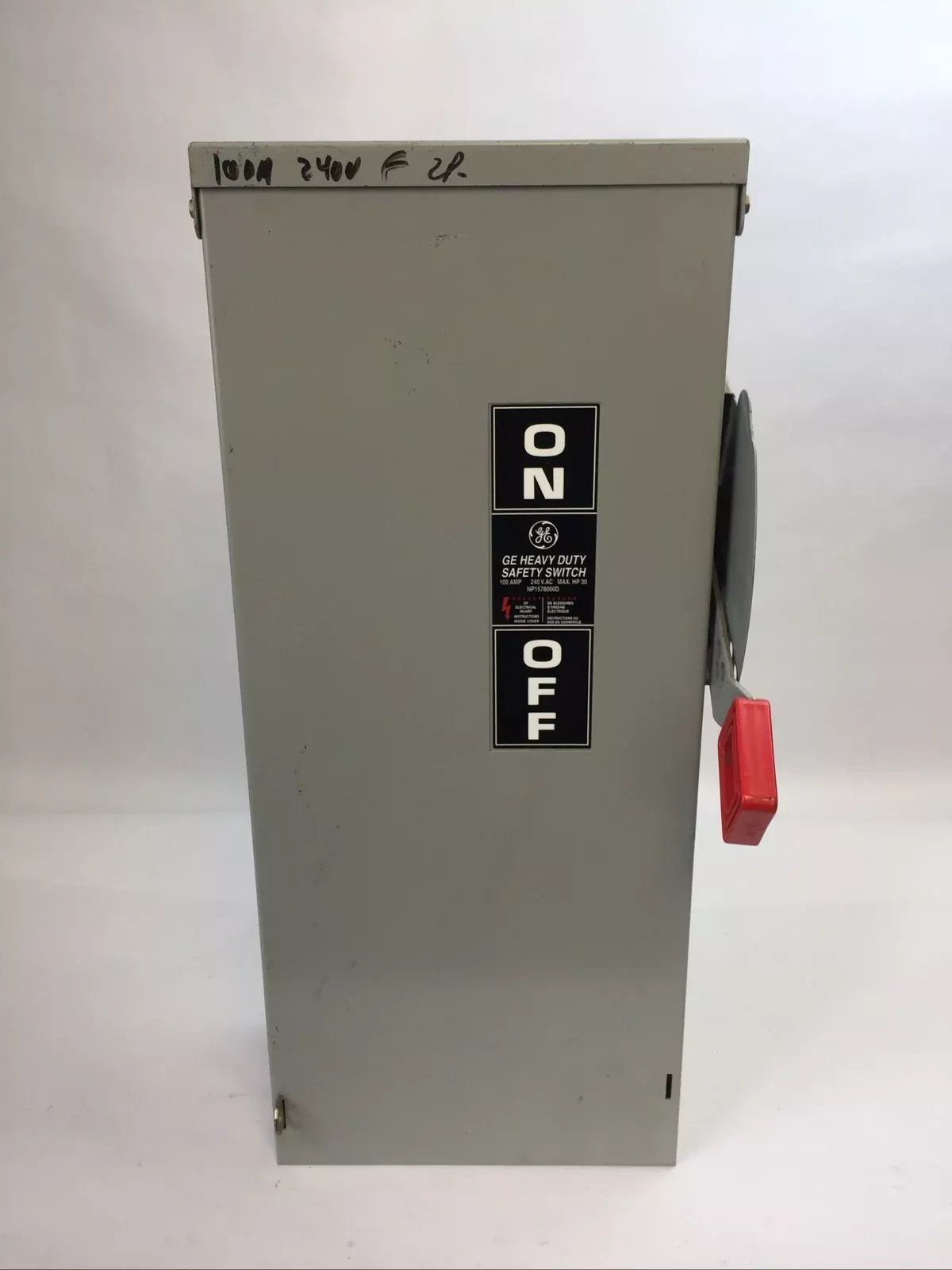 GE TH3223R FUSIBEL SAFETY SWITCH TYPE 3R MODEL 10 100A 240VAC 250VDC 2P TYPE 3R