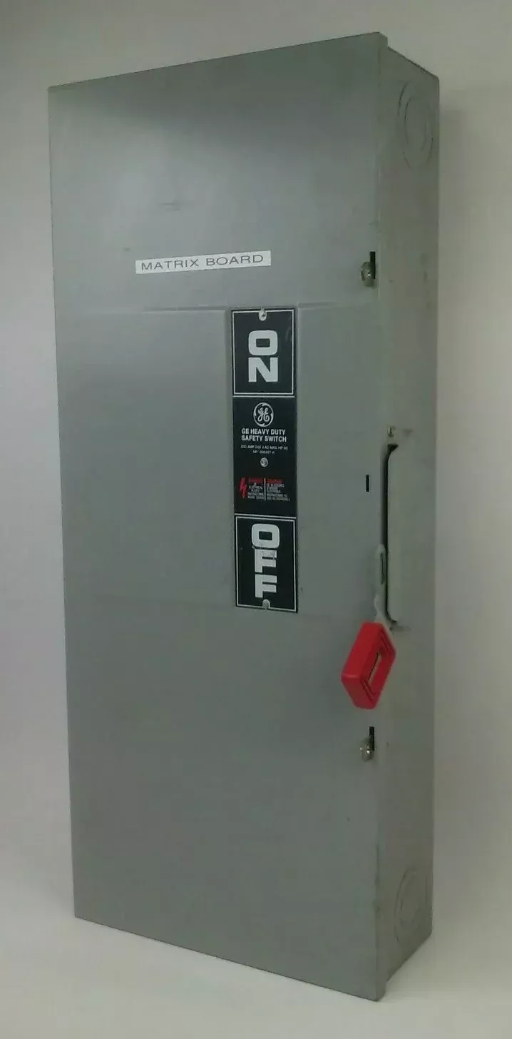 GE TH4324 MODEL 7 FUSIBLE SAFETY SWITCH 3P 200A 240V 60 TYPE 1 INDOOR ENCLOSURE