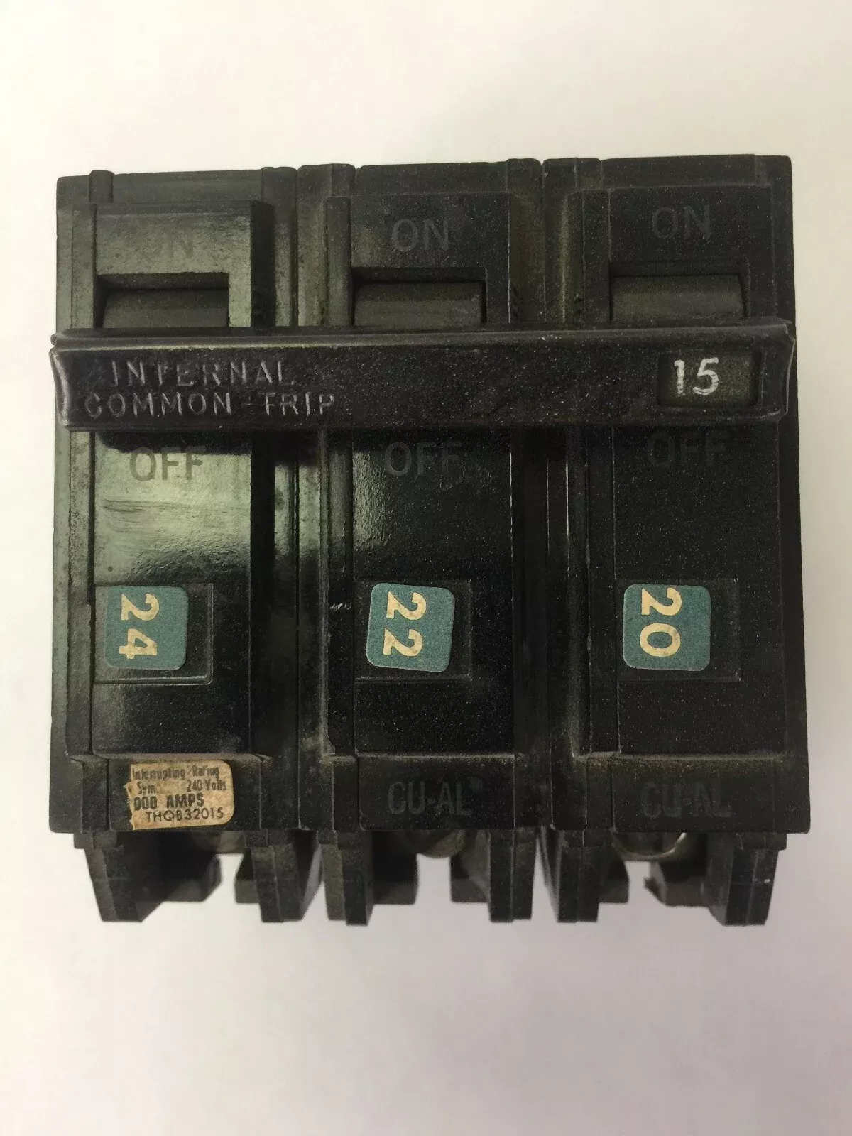 GE THQB32015 CIRCUIT BREAKER 15AMP 3POLE 240VAC BOLT ON MOUNT (LOT OF 8)