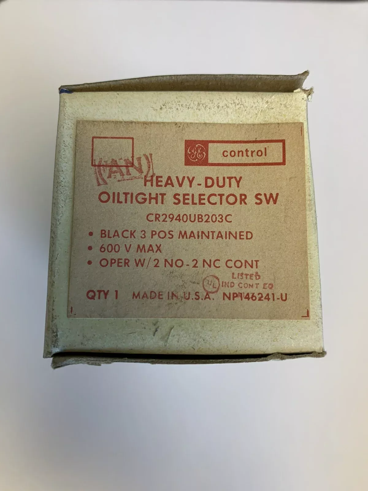 general-electric-heavy-duty-oiltight-selector-switch-cr2940ub203c General Electric Heavy-Duty Oiltight Selector Switch CR2940UB203C