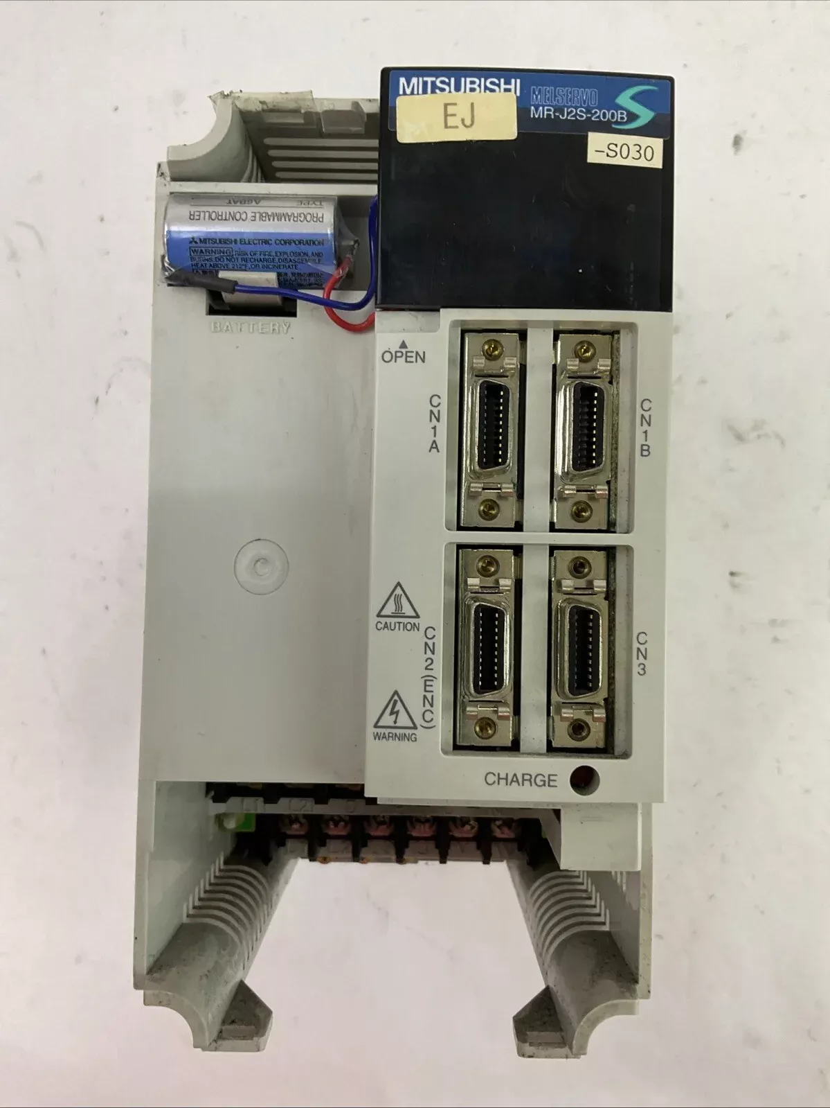 MITSUBISHI MR-J2S-200B-S030 AC SERVO OUTPUT 170V 11A INPUT 200-230V POWER 2kW
