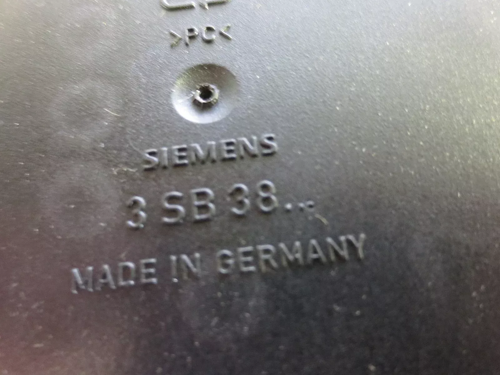siemens-3sb3-801-0aa3-housing-1-hole-station-enclosure-22mm-plastic-new-surplus SIEMENS 3SB3 801-0AA3 HOUSING, 1-HOLE STATION ENCLOSURE 22mm PLASTIC NEW SURPLUS