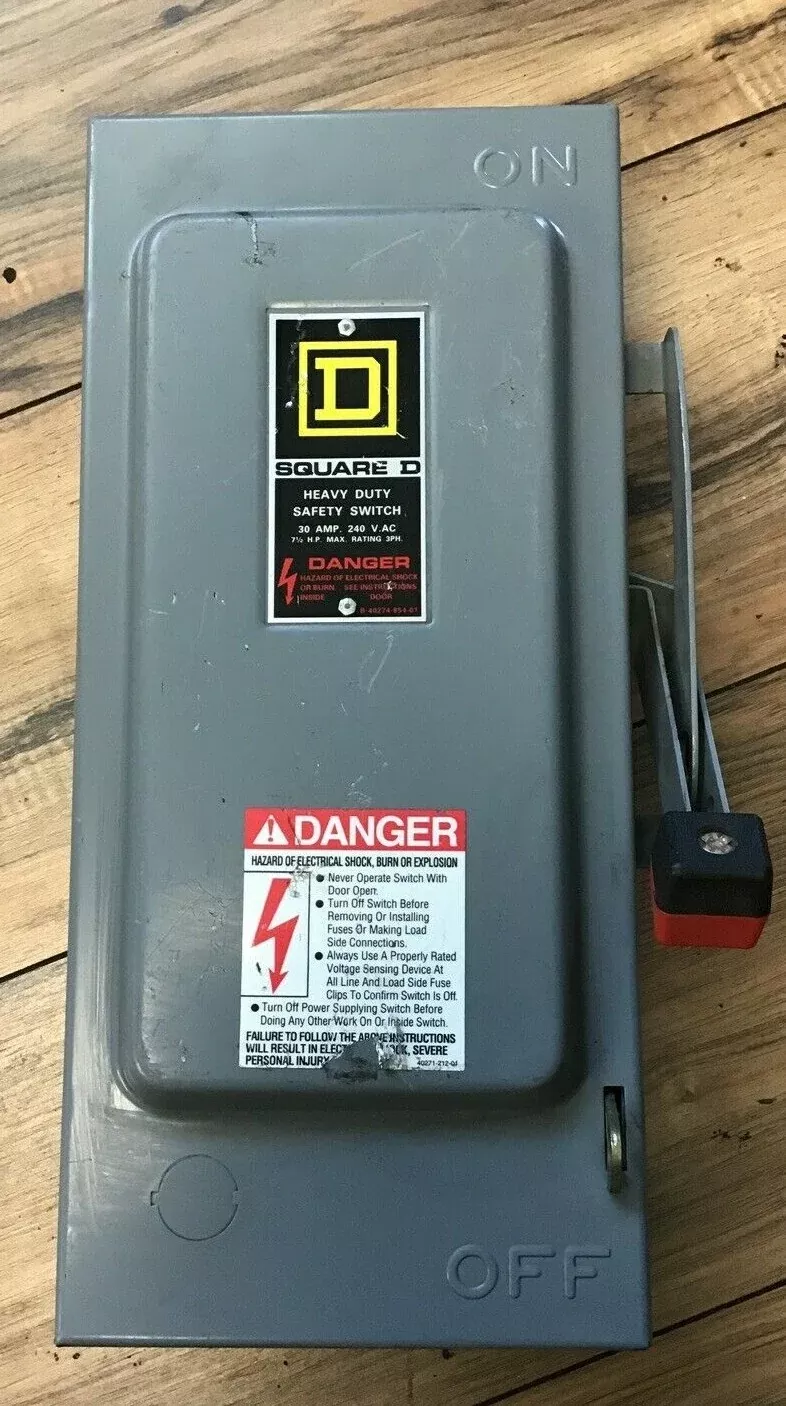 square-d-h221n-30a-safety-switch-ser-e2-240vac-250vdc-type-1-fusible SQUARE D H221N 30A SAFETY SWITCH SER.E2 240VAC/250VDC TYPE 1 FUSIBLE