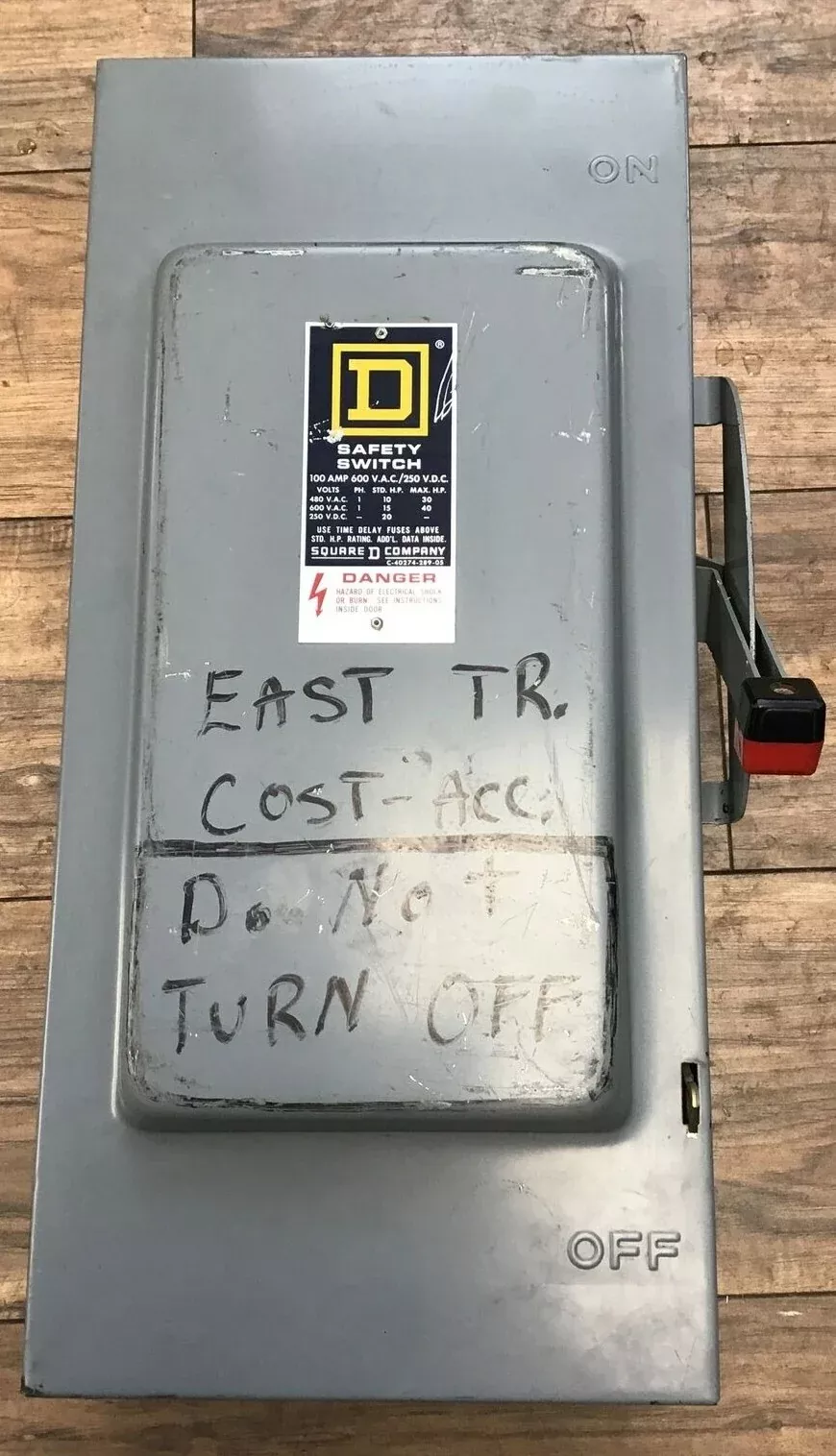 square-dh263fusible-disconnect-switch-100a-600vac-dc SQUARE DH263FUSIBLE DISCONNECT SWITCH 100A 600VAC/DC