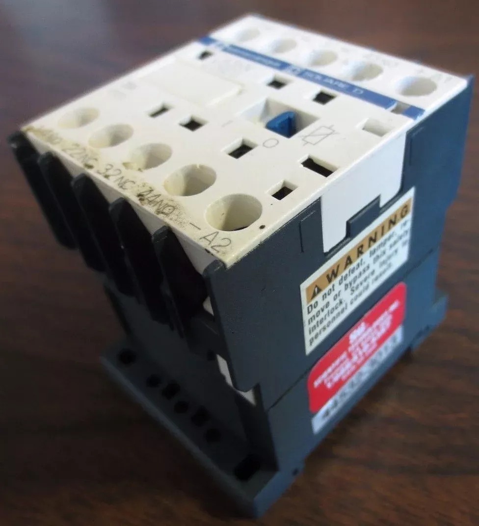 telemecanique-ca3kn22bd3-control-relay-600vac-10a TELEMECANIQUE CA3KN22BD3 CONTROL RELAY - 600VAC, 10A