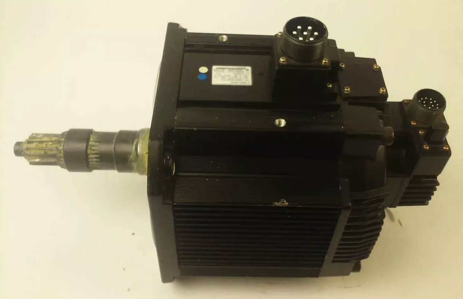 yaskawa-sgmdh-45a2b-yr15-ac-servo-motor-4500w-200v-32-4a-28-4nm-utsae-b17bbf YASKAWA SGMDH-45A2B-YR15 AC SERVO MOTOR, 4500W, 200V, 32.4A, 28.4Nm,UTSAE-B17BBF